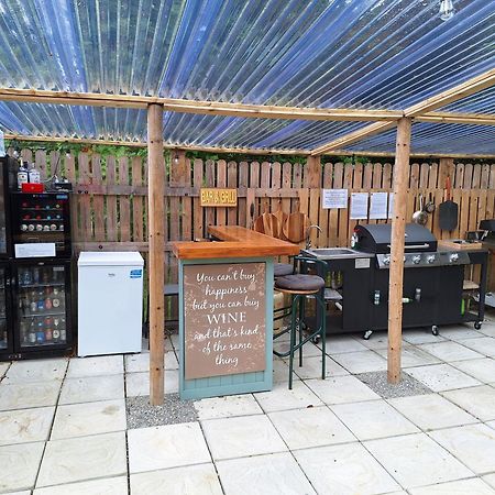 Priory Glamping Pods And Guest Accommodation คิลลาร์นีย์ ภายนอก รูปภาพ