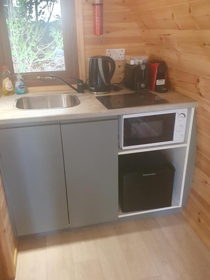 Priory Glamping Pods And Guest Accommodation คิลลาร์นีย์ ภายนอก รูปภาพ