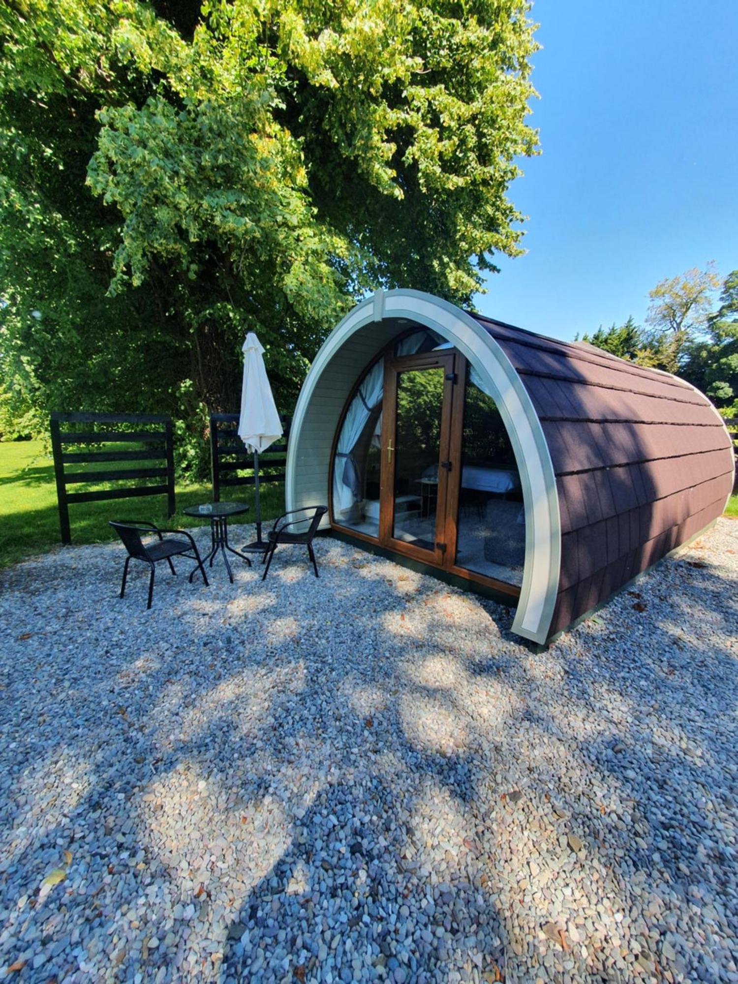 Priory Glamping Pods And Guest Accommodation คิลลาร์นีย์ ภายนอก รูปภาพ