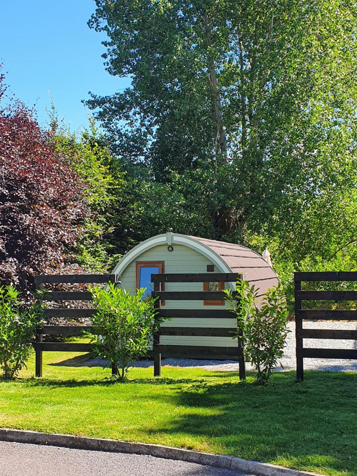 Priory Glamping Pods And Guest Accommodation คิลลาร์นีย์ ภายนอก รูปภาพ