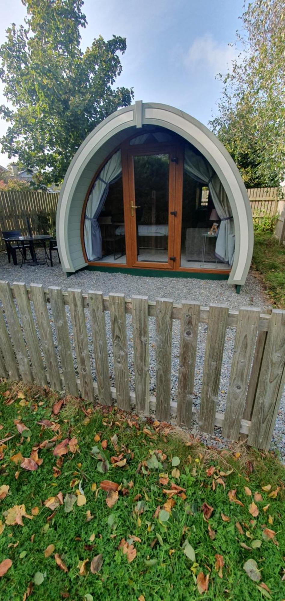 Priory Glamping Pods And Guest Accommodation คิลลาร์นีย์ ภายนอก รูปภาพ