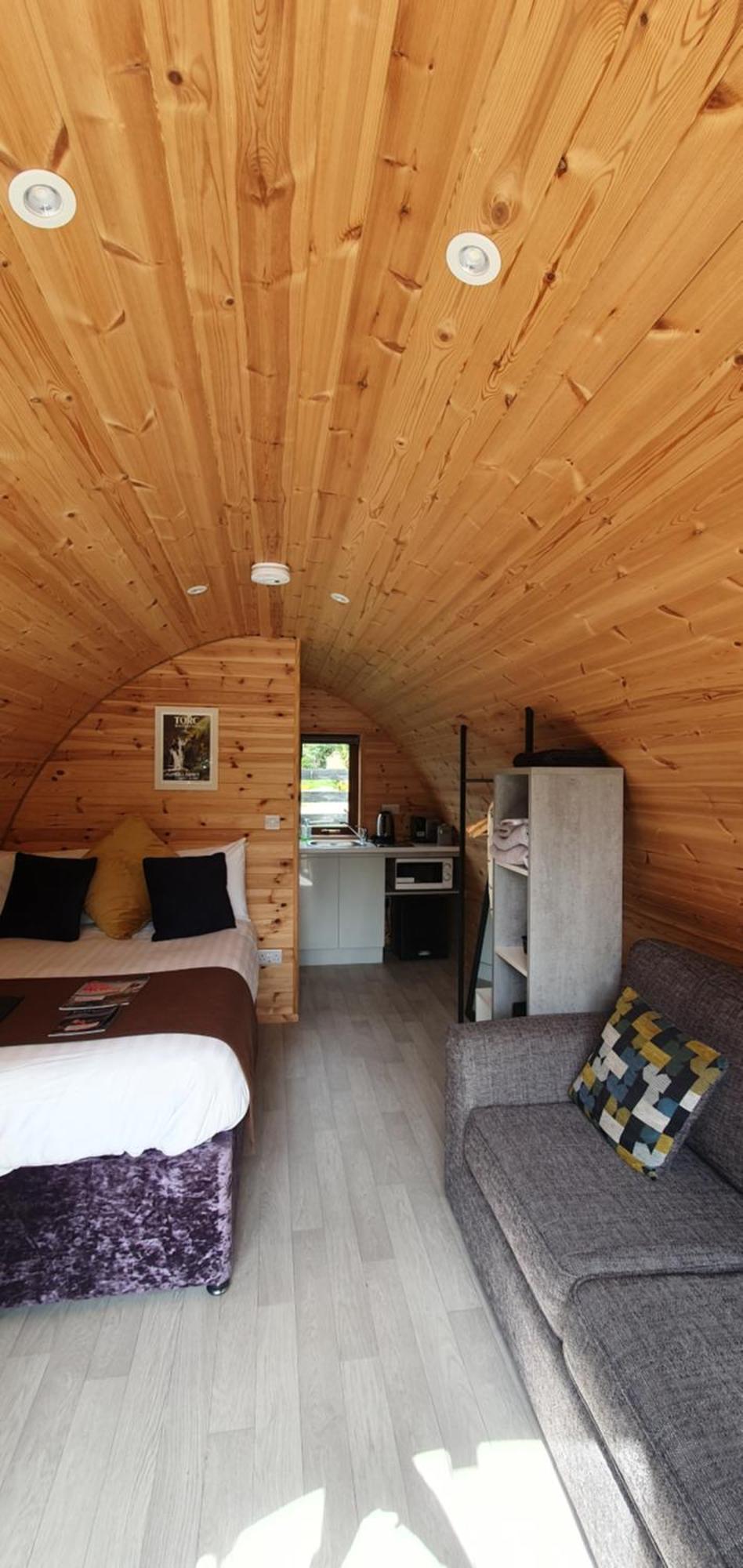 Priory Glamping Pods And Guest Accommodation คิลลาร์นีย์ ภายนอก รูปภาพ