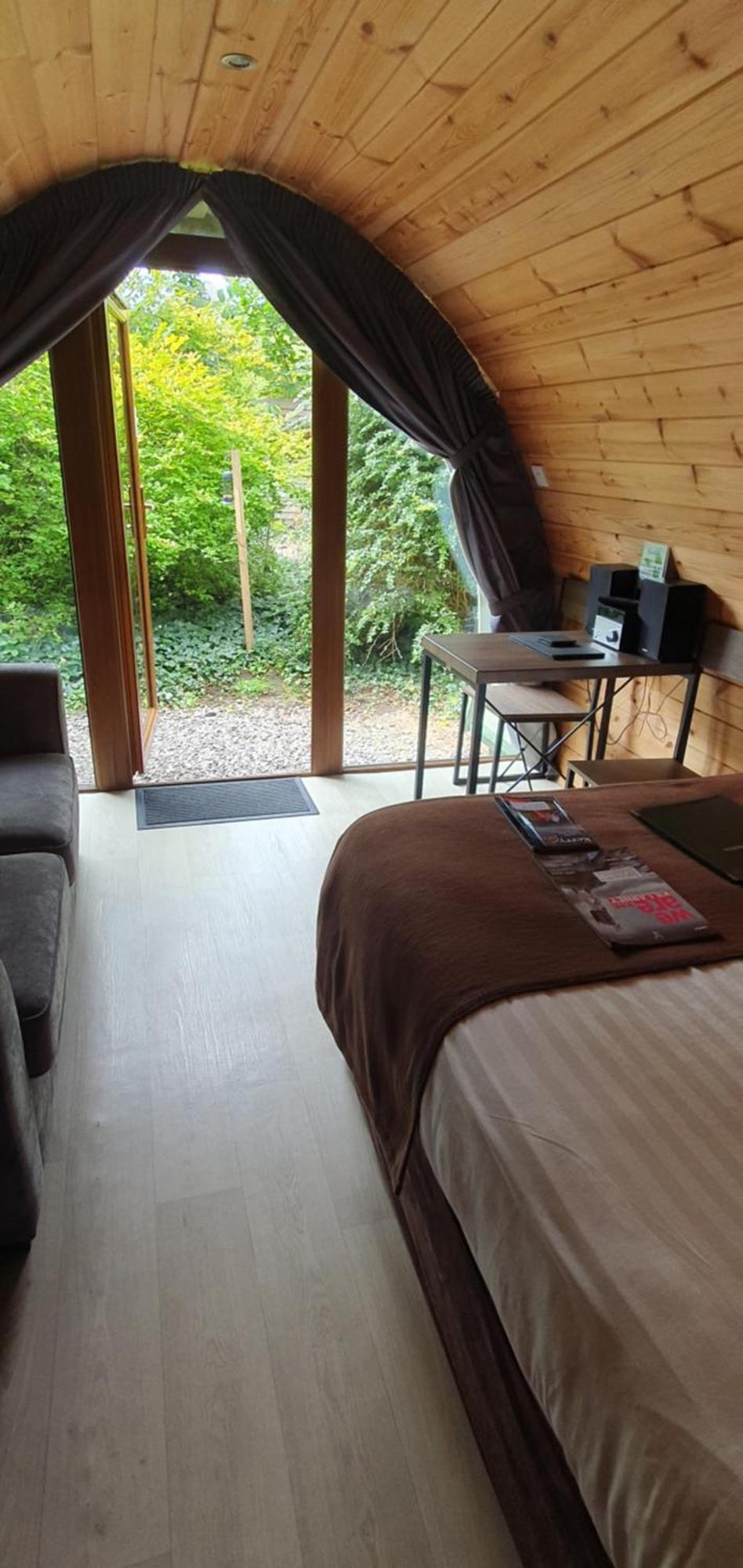 Priory Glamping Pods And Guest Accommodation คิลลาร์นีย์ ภายนอก รูปภาพ
