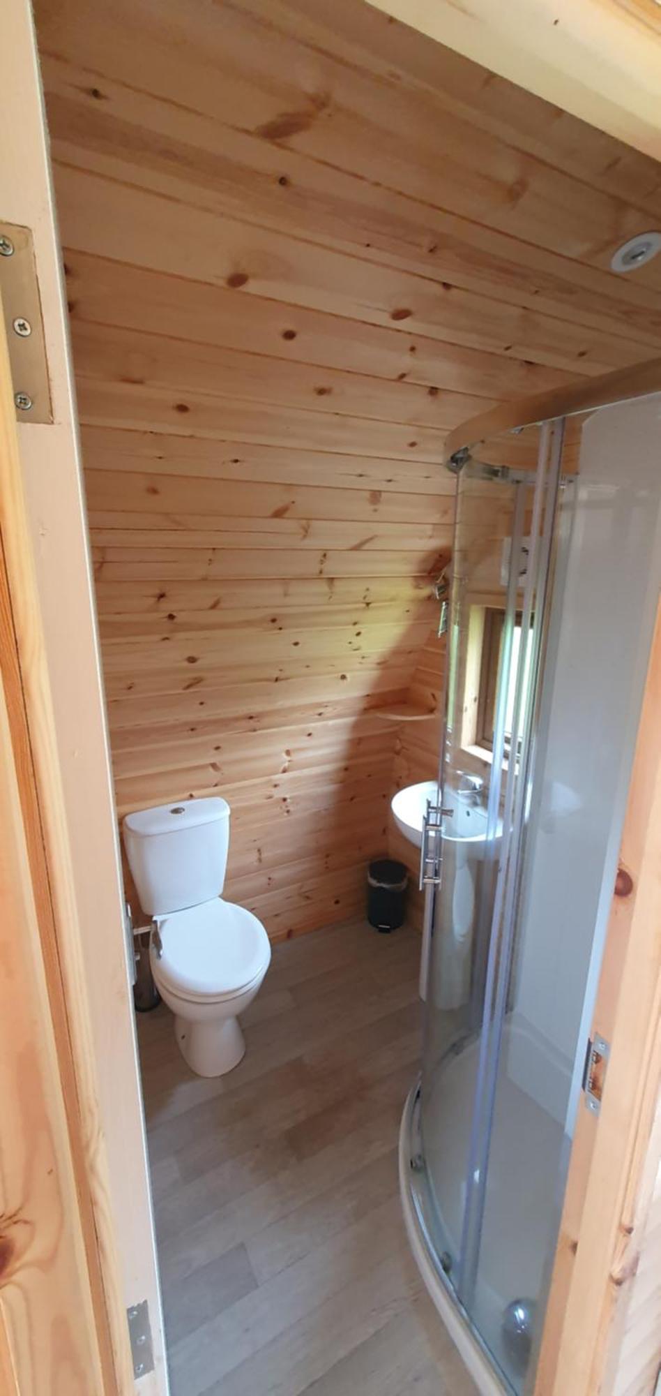 Priory Glamping Pods And Guest Accommodation คิลลาร์นีย์ ภายนอก รูปภาพ