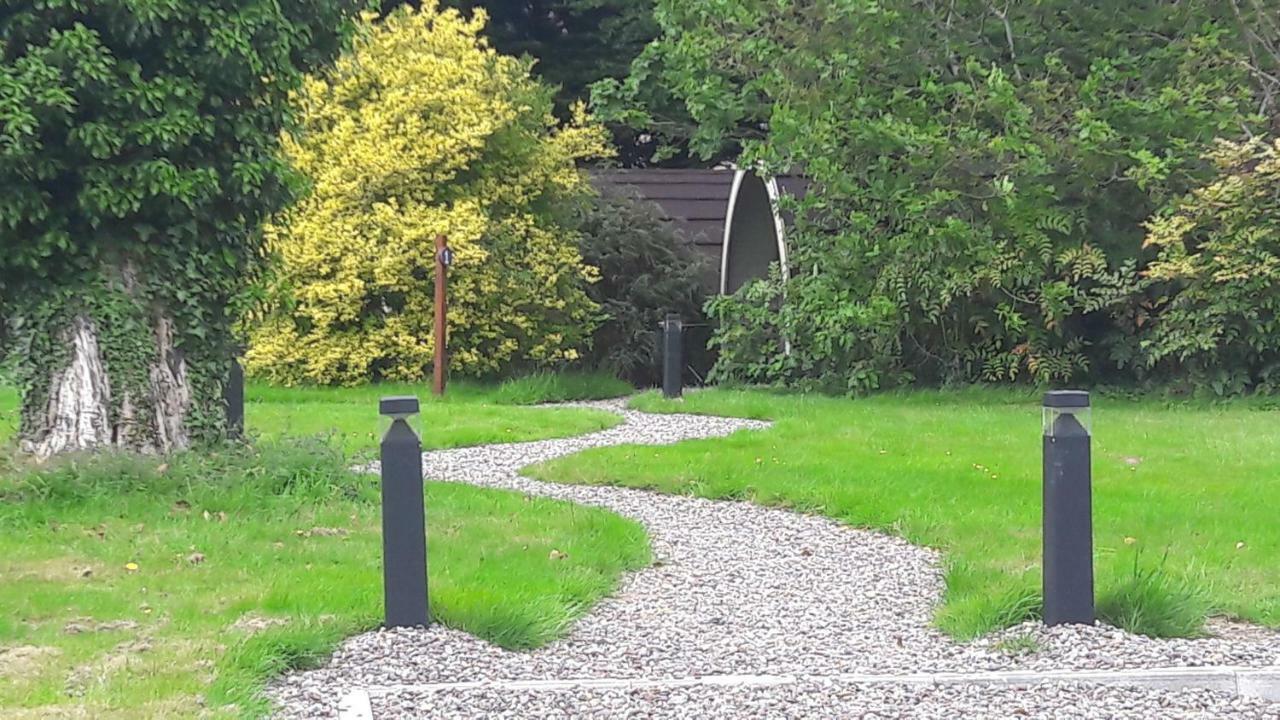 Priory Glamping Pods And Guest Accommodation คิลลาร์นีย์ ภายนอก รูปภาพ